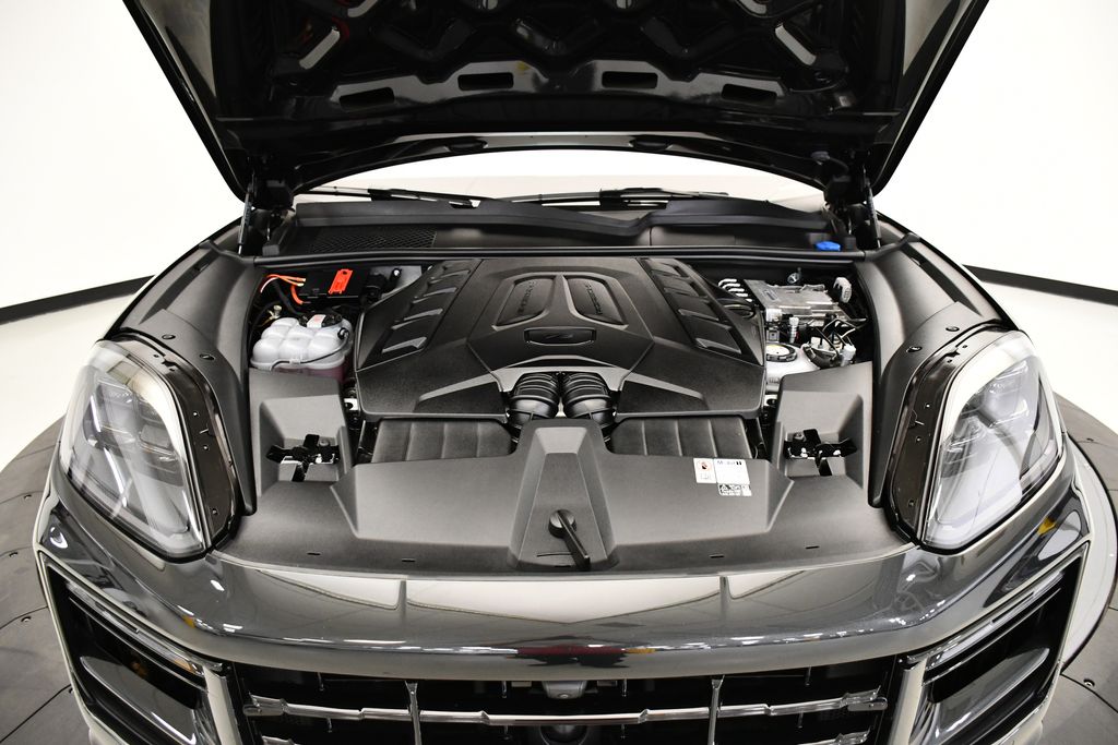 2024 Porsche Cayenne Turbo E-Hybrid 12
