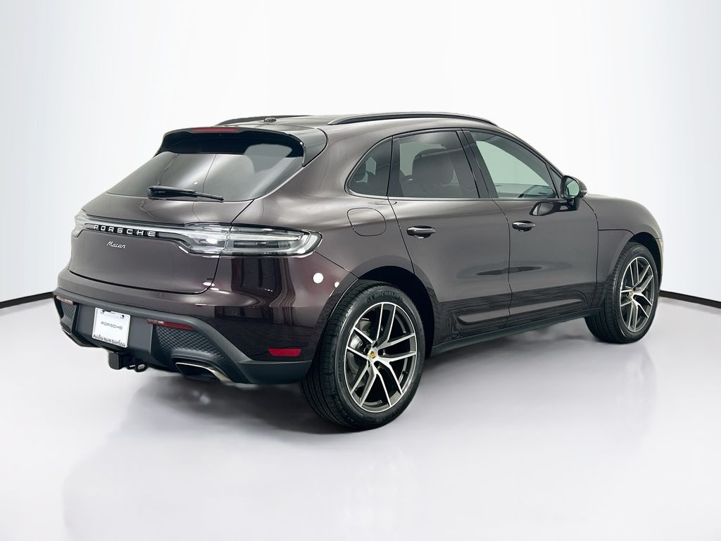 Thumbnail: 2026 Porsche Macan - 7