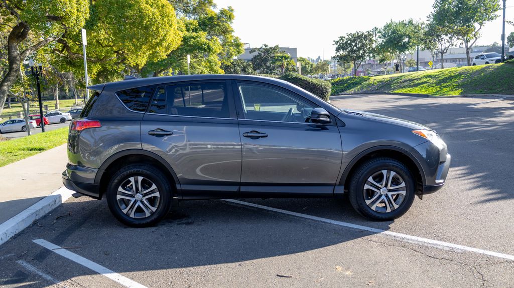 Used 2018 Toyota RAV4 LE 4D Sport Utility