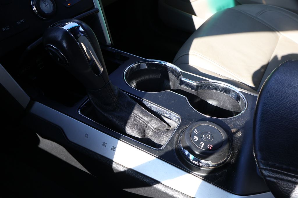 2015 Ford Explorer XLT 27