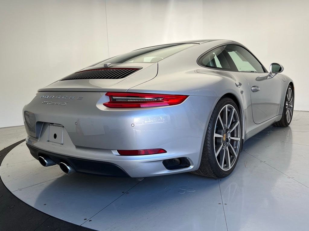 Thumbnail: 2017 Porsche 911 - 22