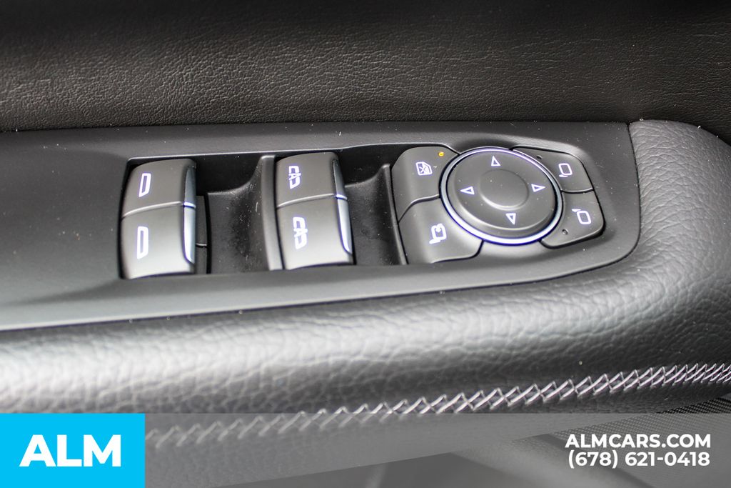 Used 2025 White GMC Denali image 40