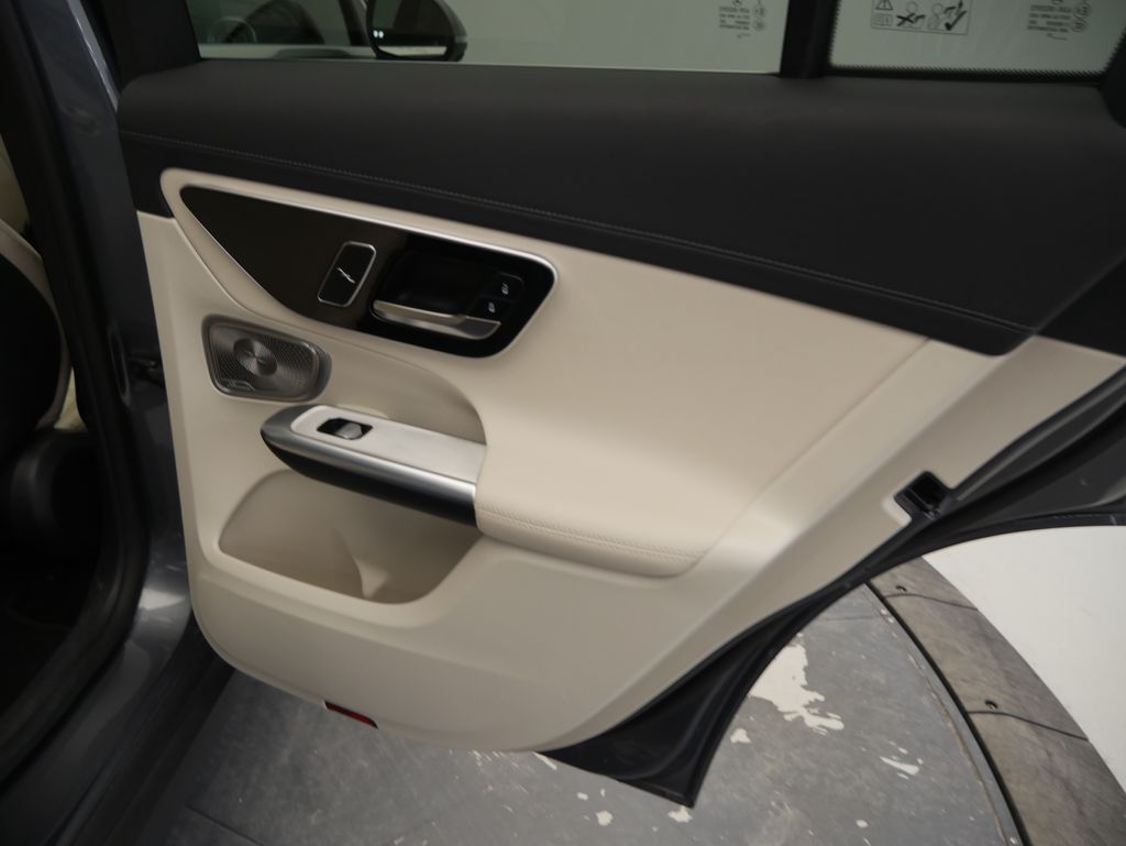 Thumbnail: 2023 Mercedes-Benz GLC - 31