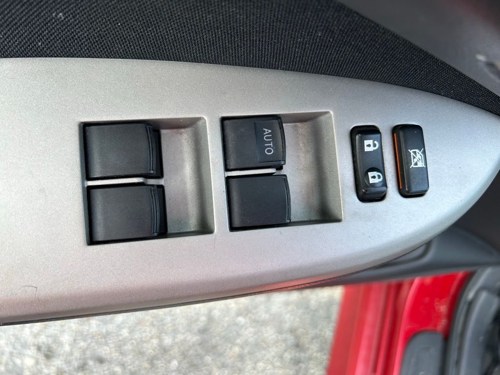 Thumbnail: 2011 Toyota Corolla - 16