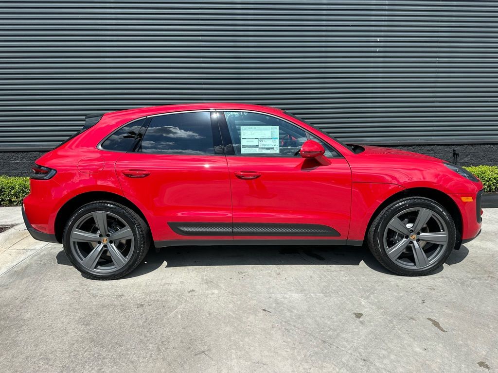 Thumbnail: 2026 Porsche Macan - 10