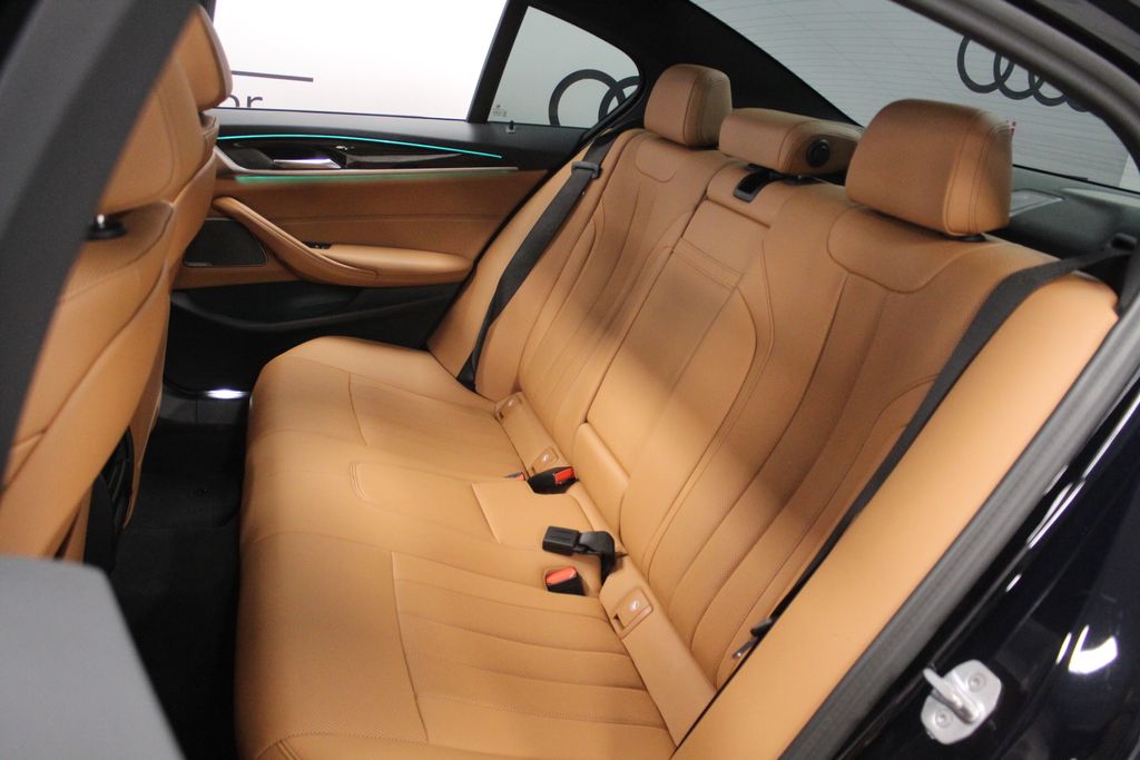 Thumbnail: 2023 BMW 5 Series - 23
