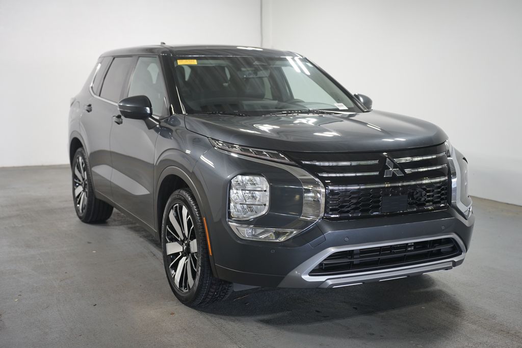 Thumbnail: 2025 Mitsubishi Outlander - 3