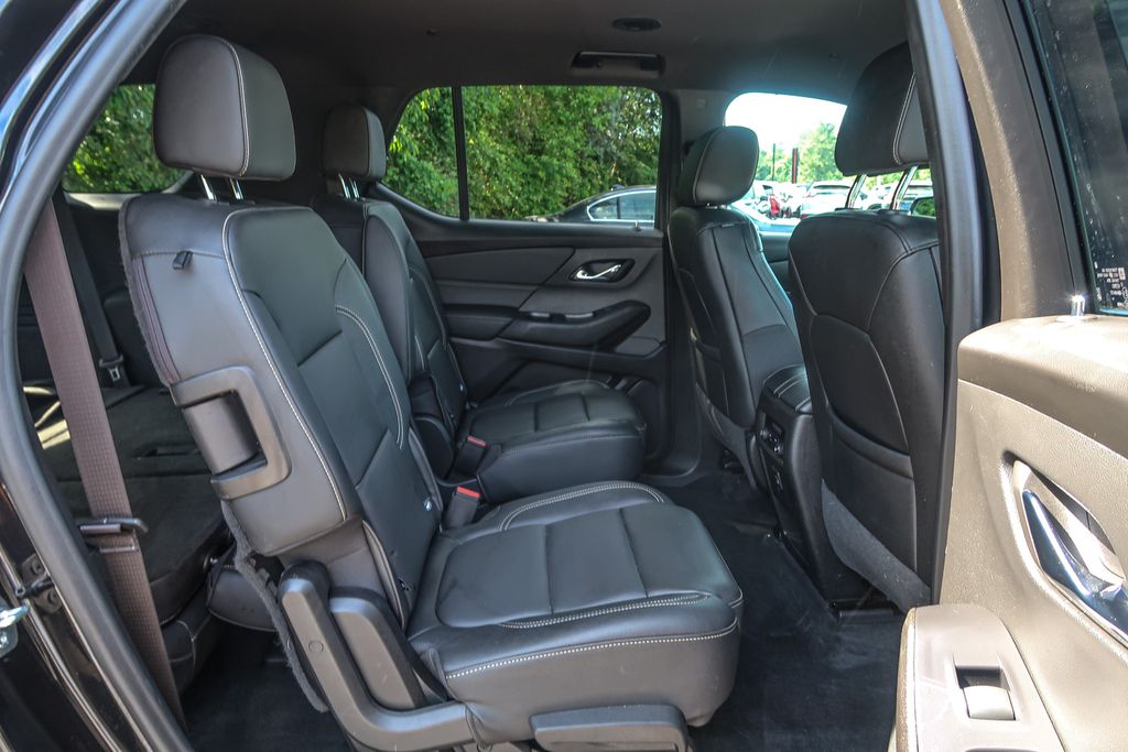2022 Chevrolet Traverse AWD LT Leather