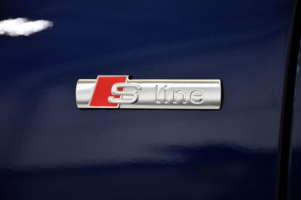 Thumbnail: 2025 Audi Q3 - 11