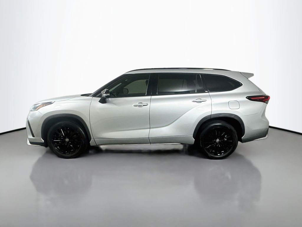 Thumbnail: 2024 Toyota Highlander - 8