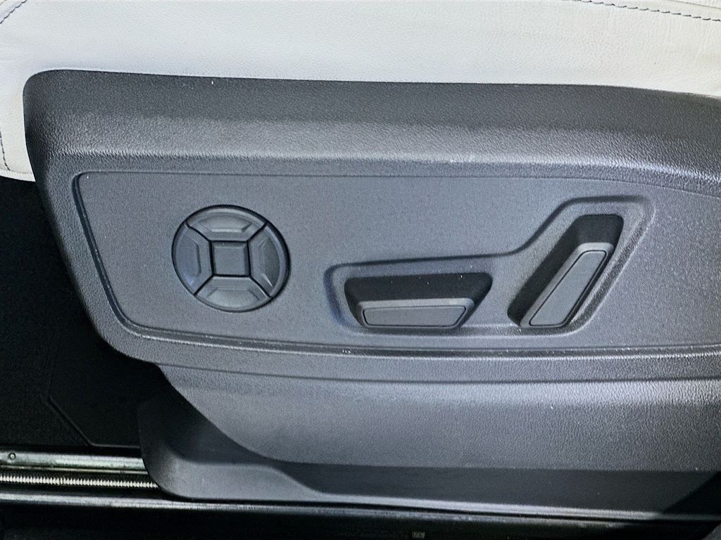 AudiQ523