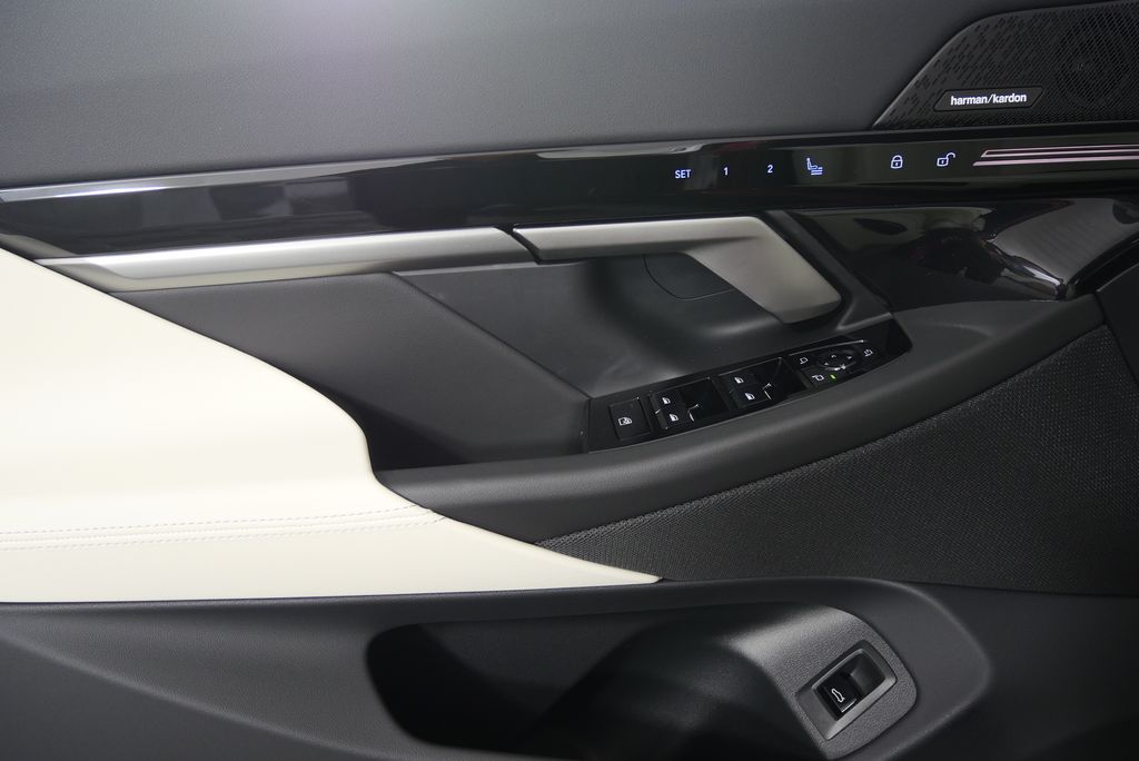2026 BMW 5 Series 530i 8