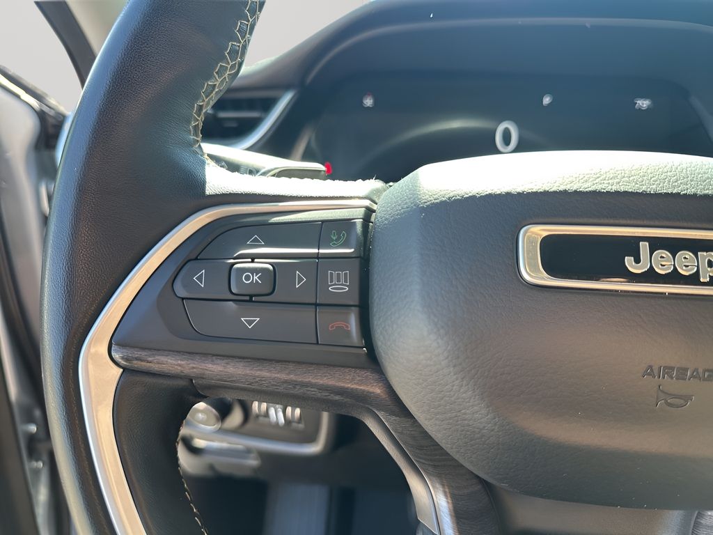 Used 2021 Silver Jeep Limited image 31