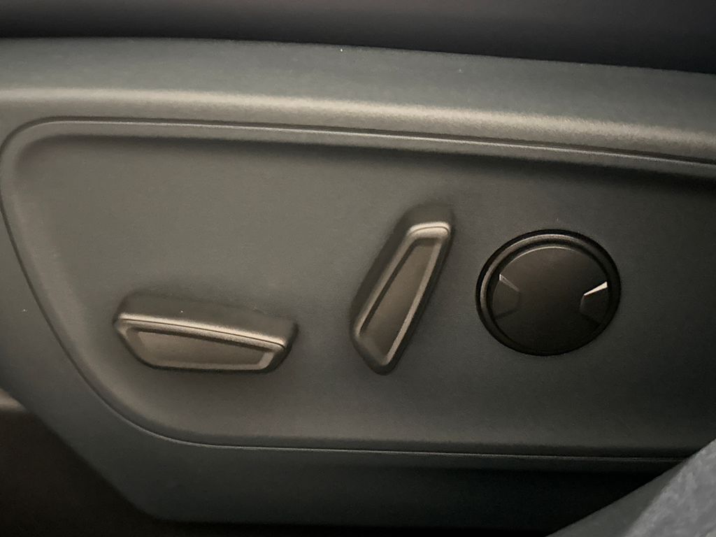 New 2026 Gray Ford Lariat image 28