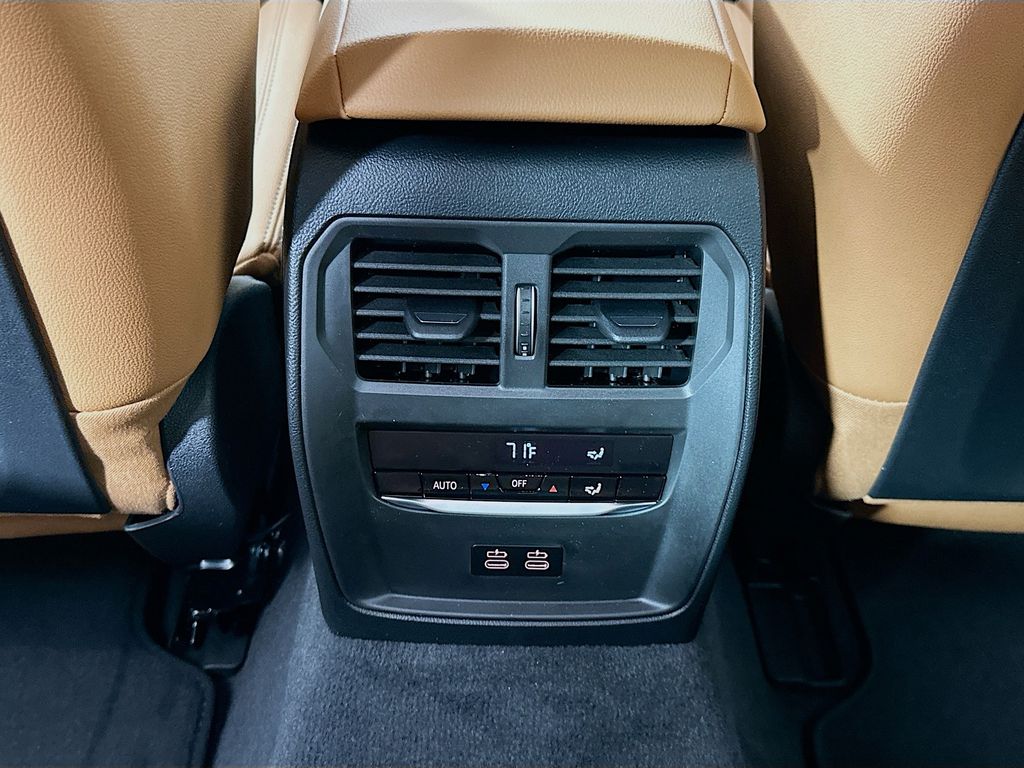 Thumbnail: 2026 BMW i4 - 18