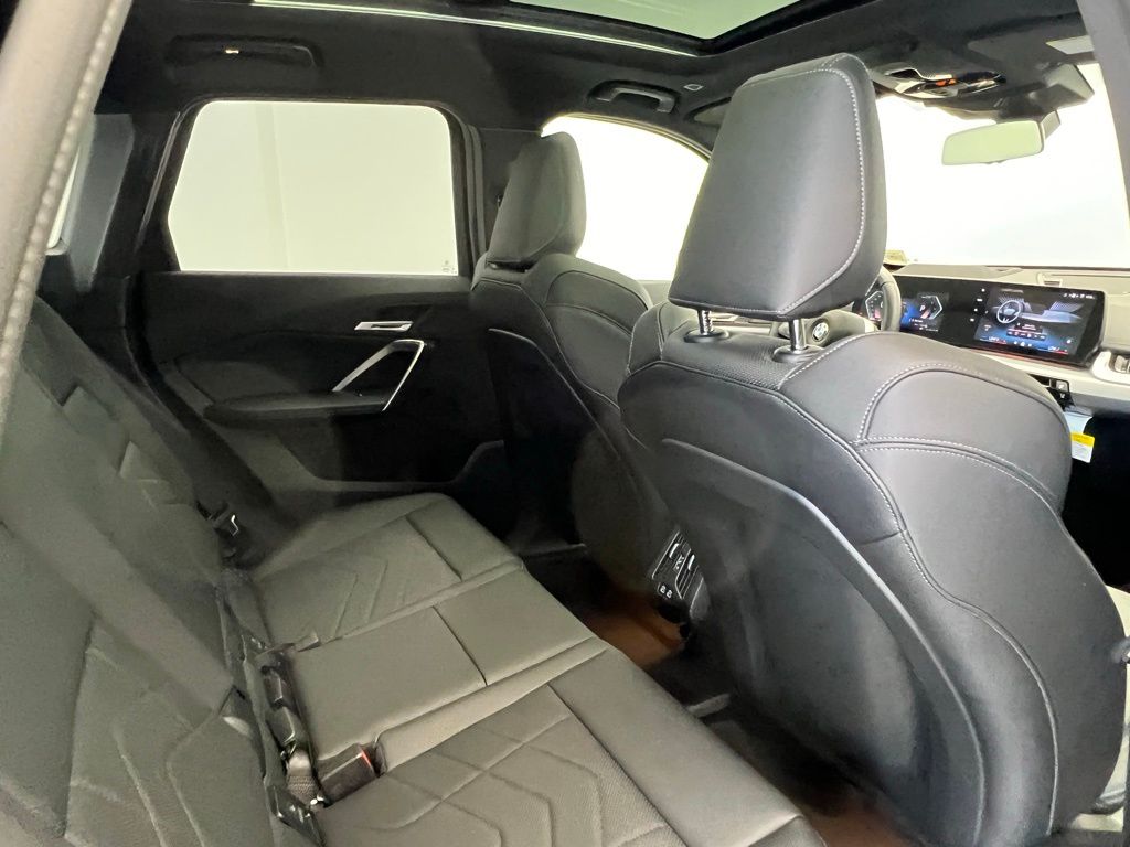 2025 BMW X1 xDrive28i 9