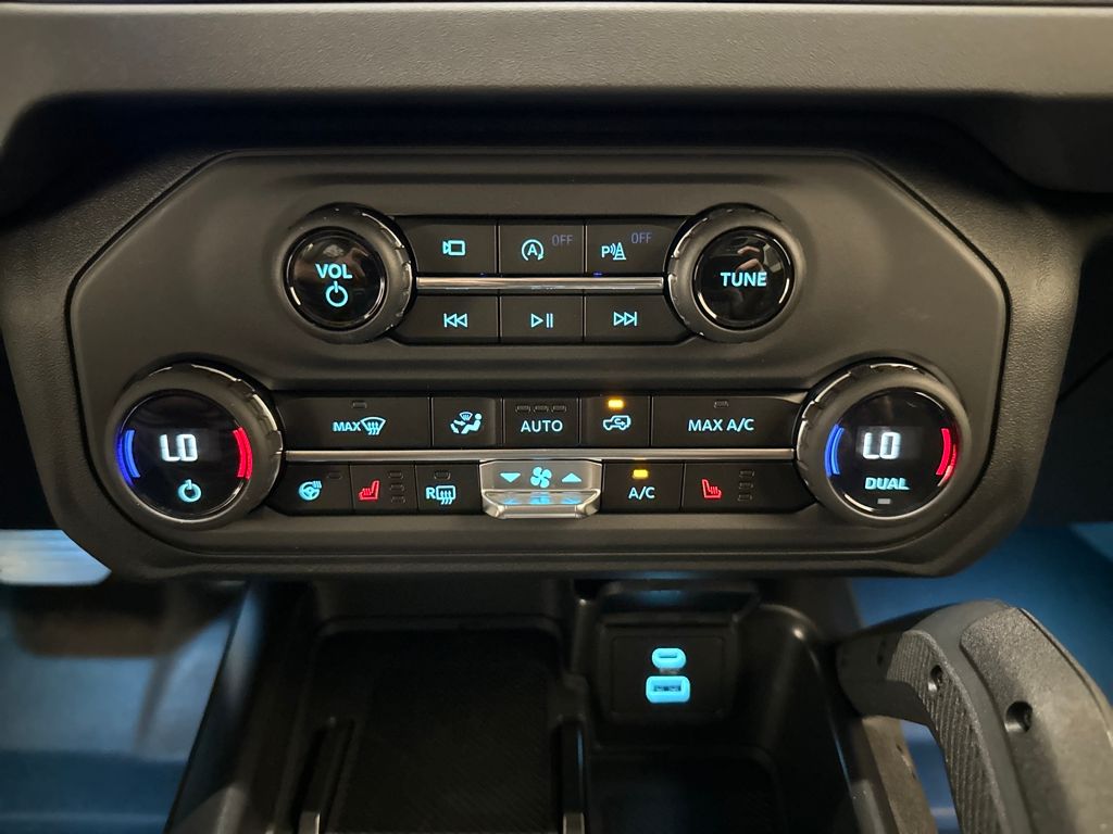 Certified Used 2025 Blue Ford Badlands image 35