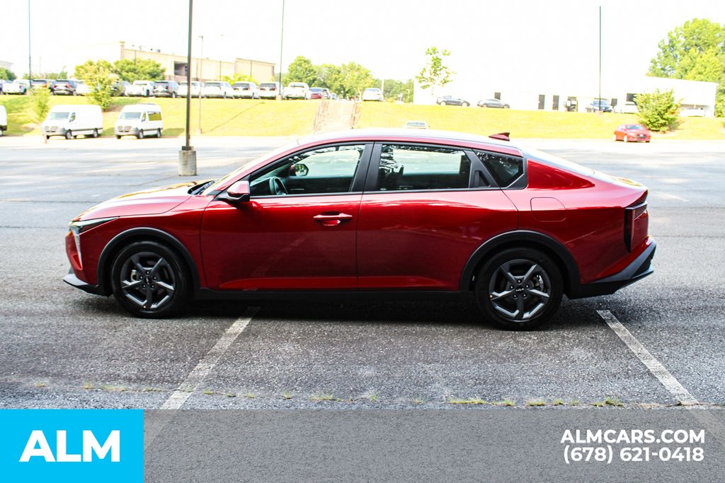 Used 2025 Red Kia LXS image 7
