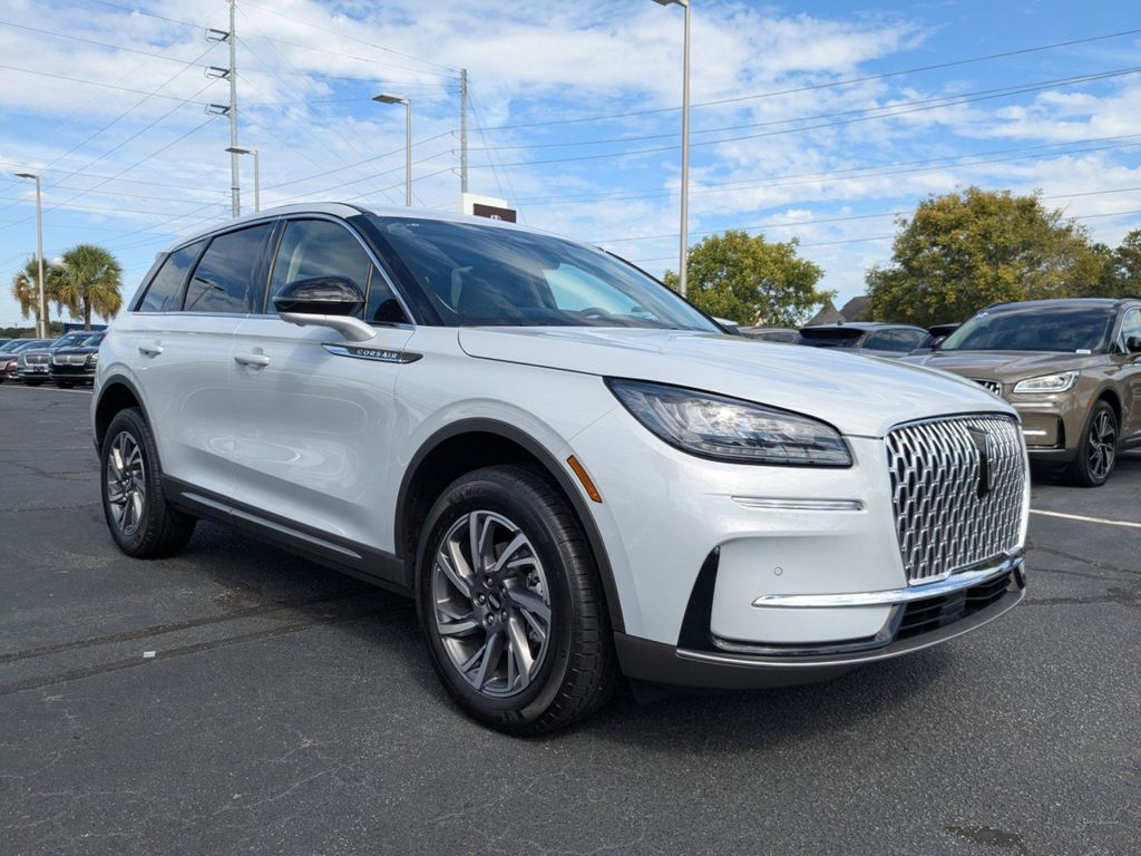 2025 Lincoln Corsair Premiere