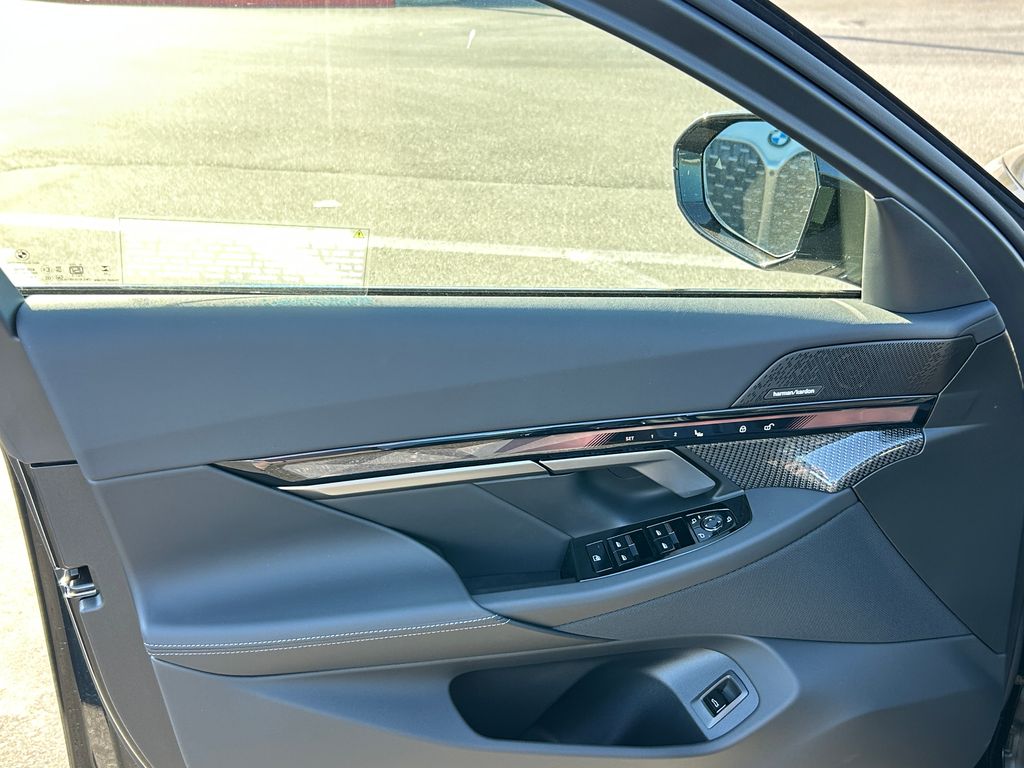 Thumbnail: 2026 BMW 5 Series - 11