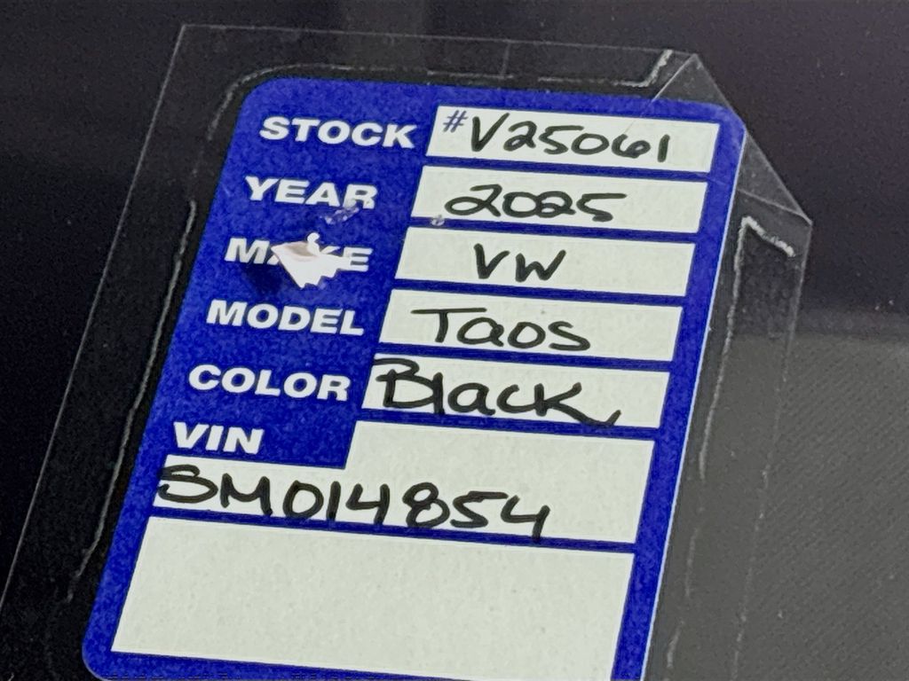 2025 Volkswagen Taos 1.5T SE Black