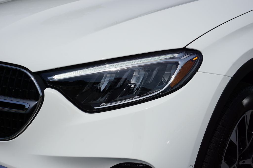 2025 Mercedes-Benz GLC 350 8