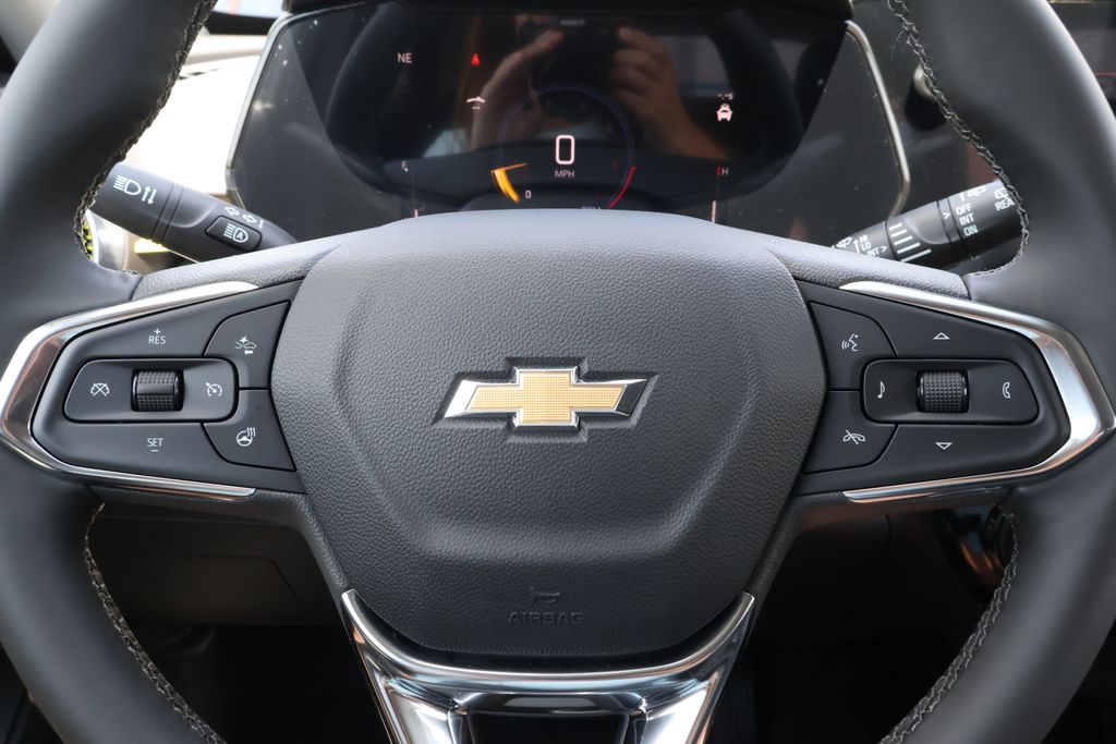 Thumbnail: 2025 Chevrolet Trax - 21