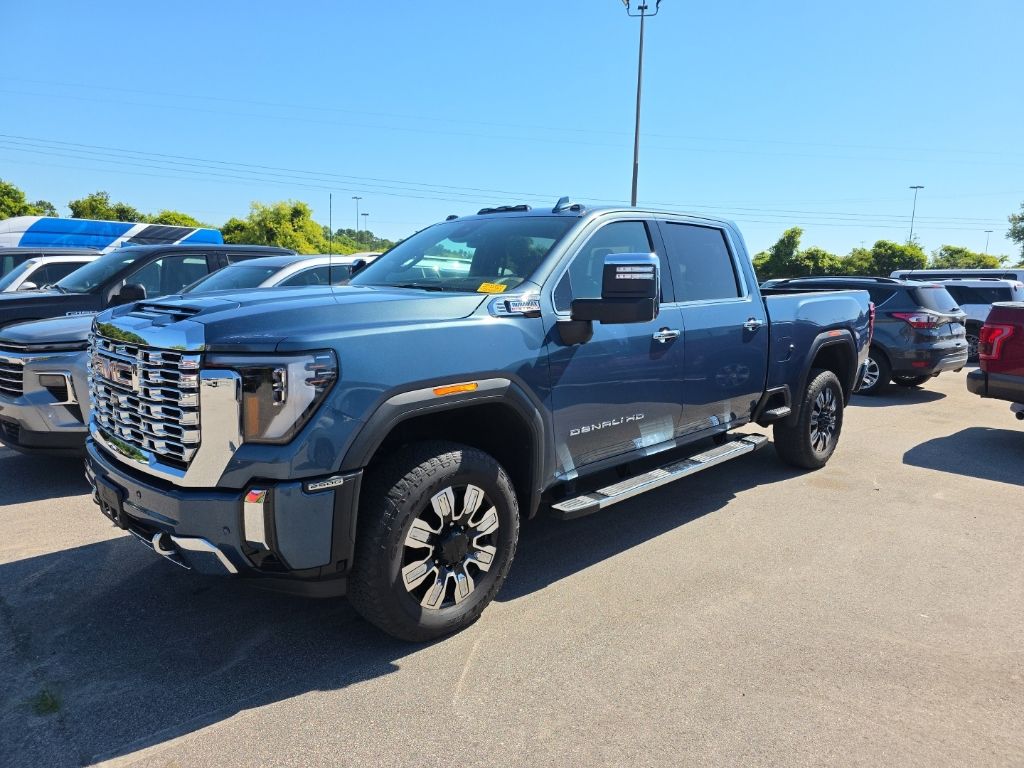 2025 GMC Sierra 2500HD Denali Crew Cab 4WD