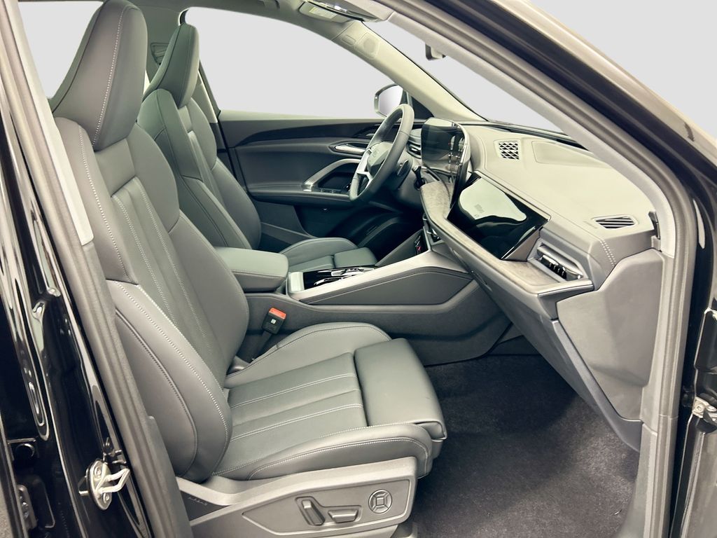 Thumbnail: 2025 Audi Q5 - 19