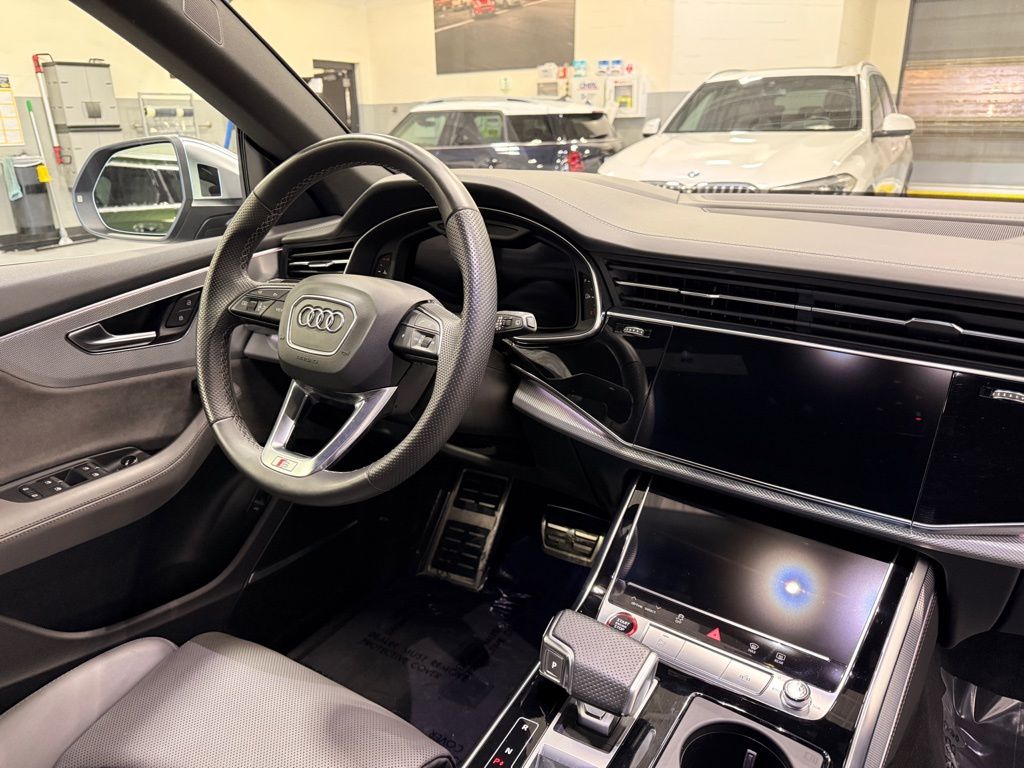 Thumbnail: 2021 Audi SQ8 - 31
