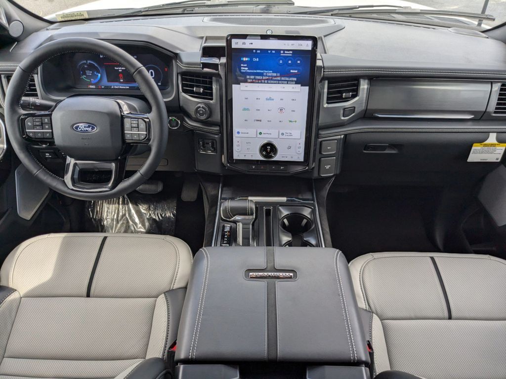 2025 Ford F-150 Lightning Platinum