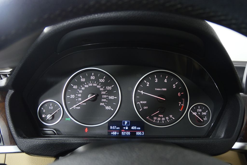 Thumbnail: 2013 BMW 3 Series - 21