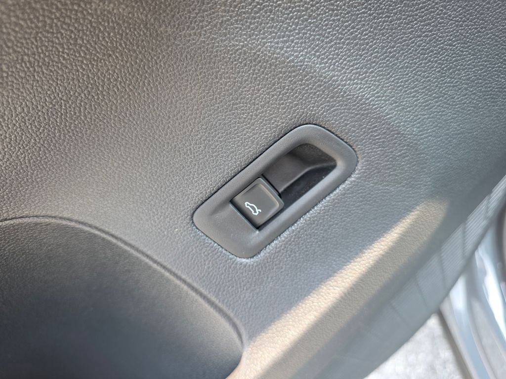 2026 Volkswagen Atlas Cross Sport 2.0T SE w/Technology Gray at Rafferty Subaru