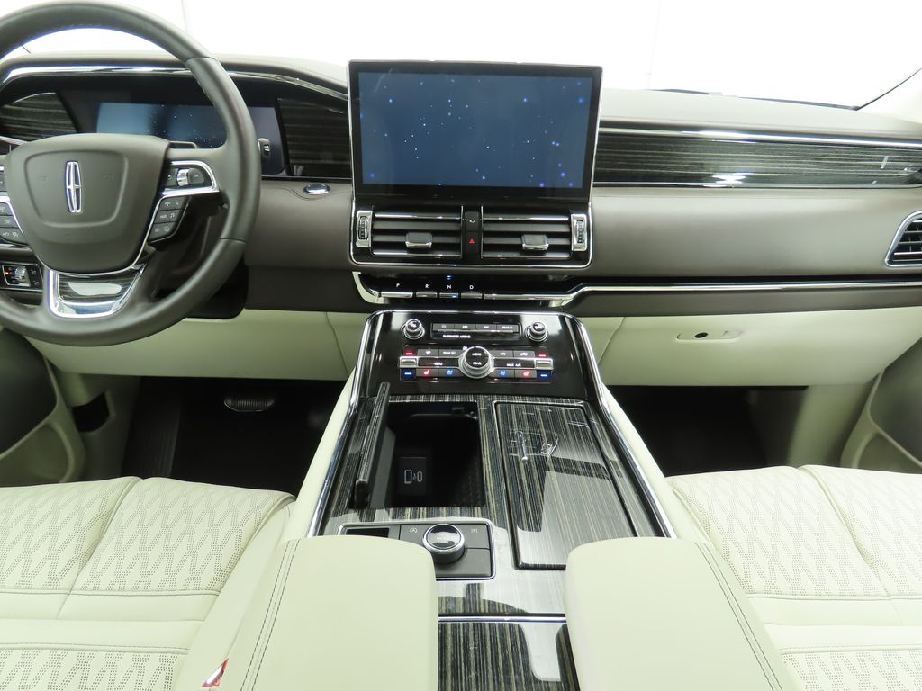 2024 Lincoln Navigator Black Label 13