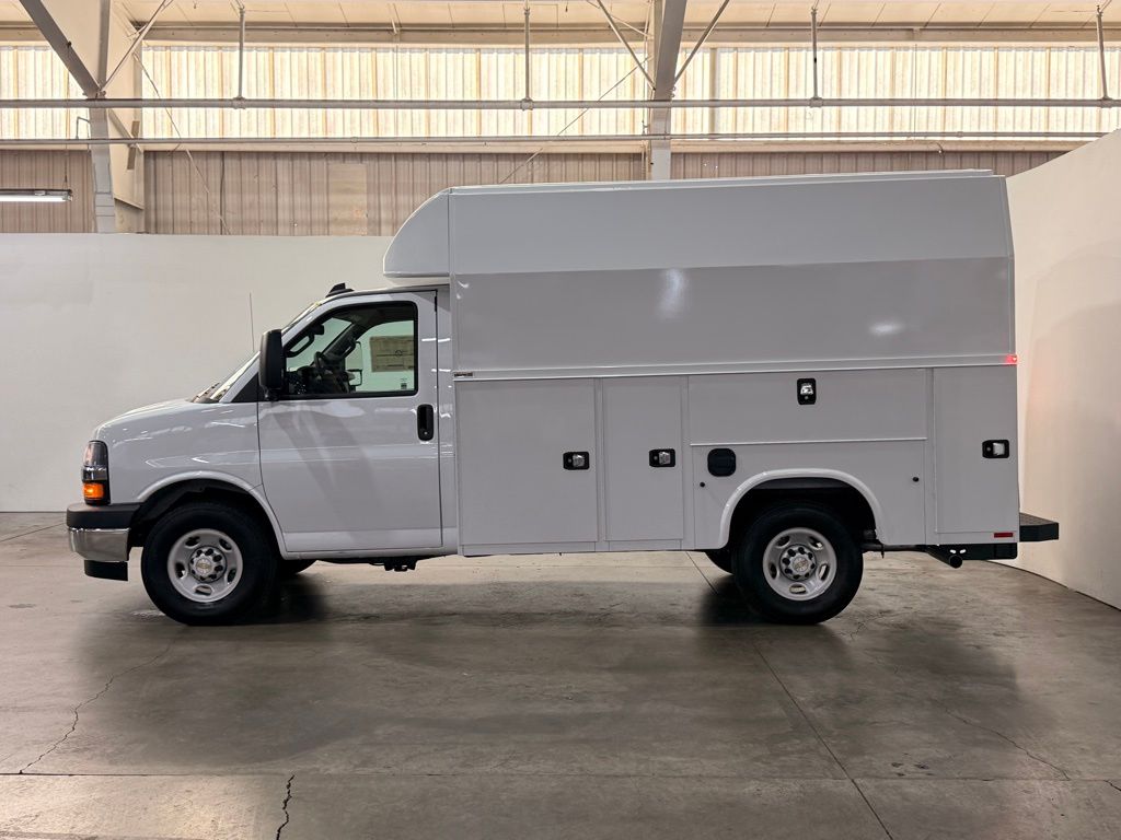 2025 Chevrolet Express 3500 Work Van