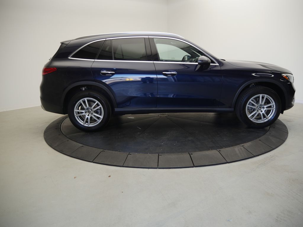 Thumbnail: 2023 Mercedes-Benz GLC - 6