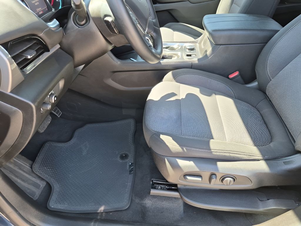 Used Car 2023 Chevrolet Traverse  Lt For Sale Under $30,000 In Austin, Texas