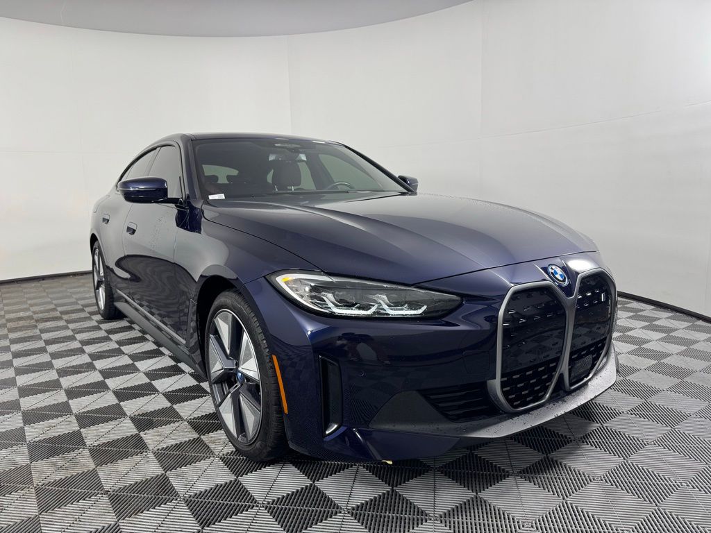 Thumbnail: 2023 BMW i4 - 3