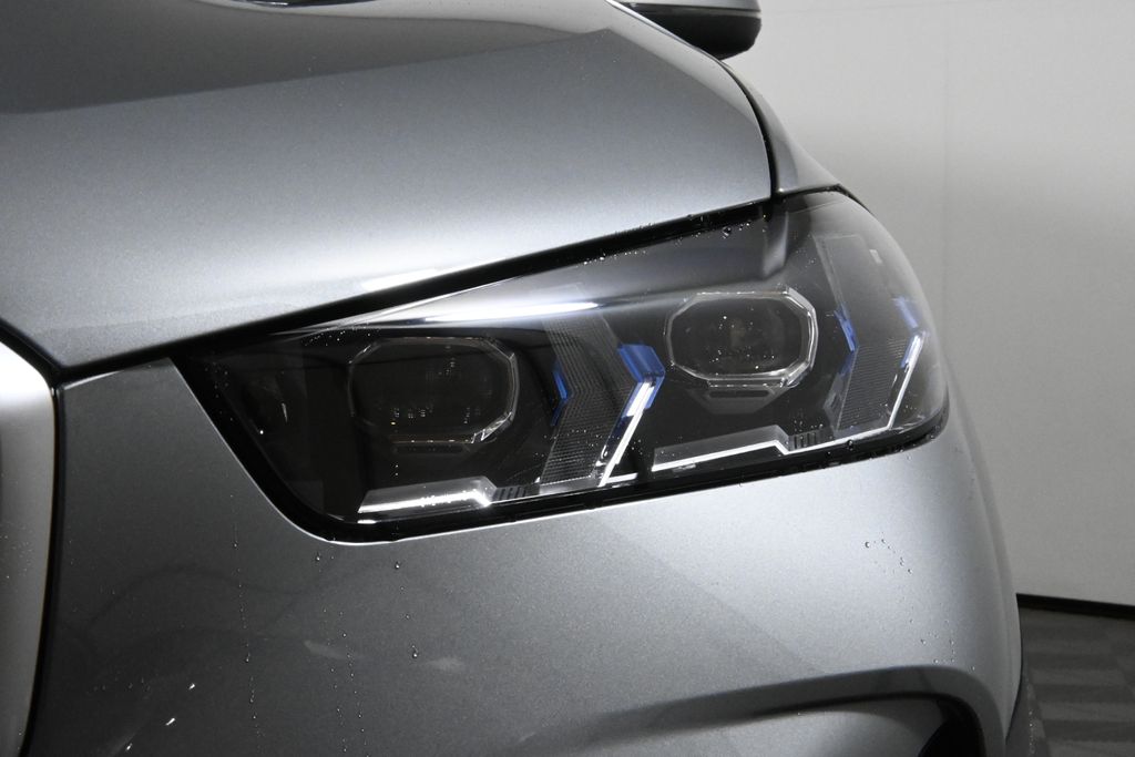 Thumbnail: 2026 BMW X5 - 11