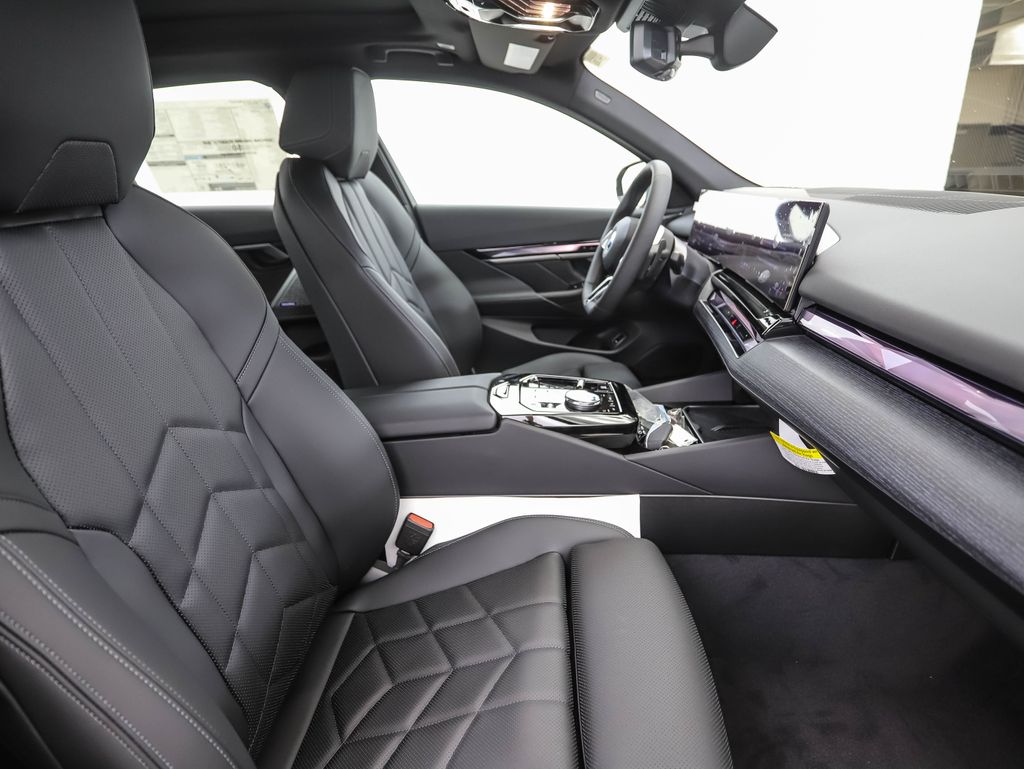 Thumbnail: 2026 BMW 5 Series - 31