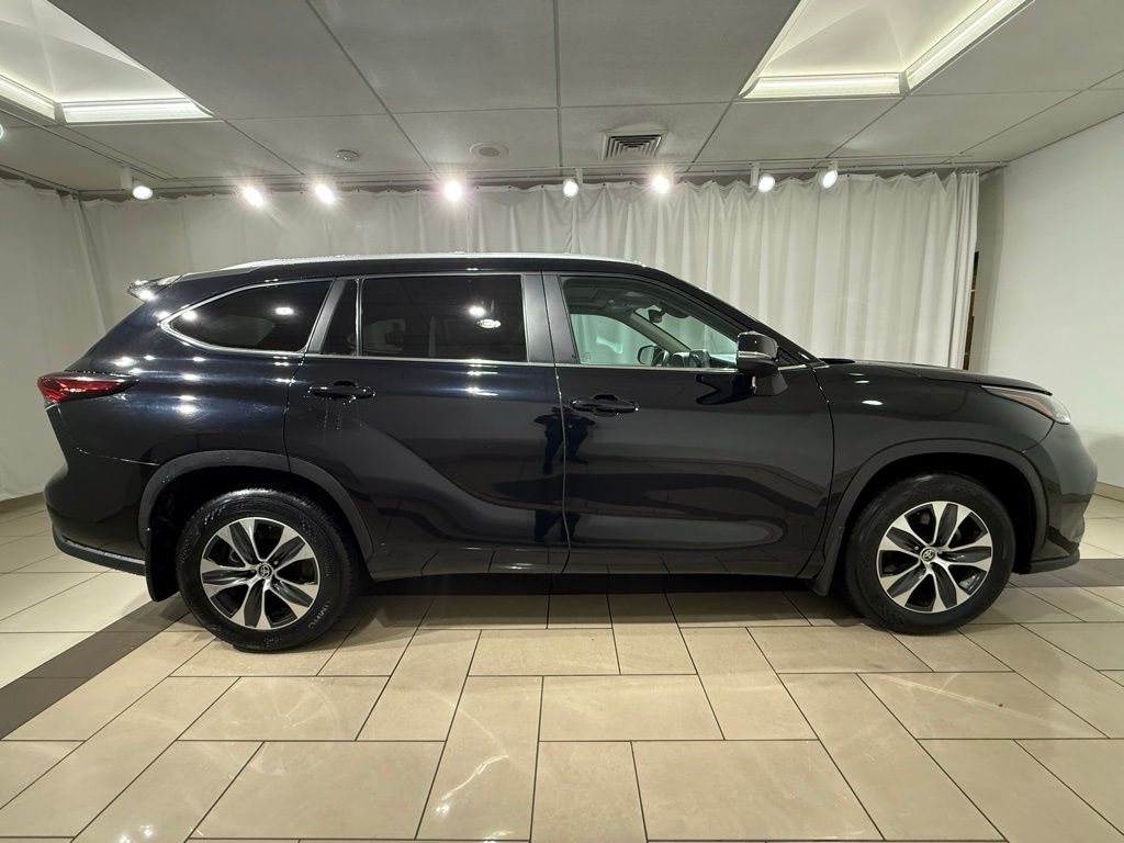 Thumbnail: 2024 Toyota Highlander - 6