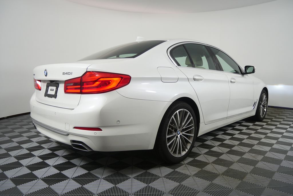 Thumbnail: 2020 BMW 5 Series - 3