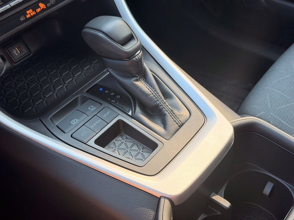 2025 Toyota RAV4 XLE Magnetic Gray Metallic - Jim Hudson Acura - Image 34