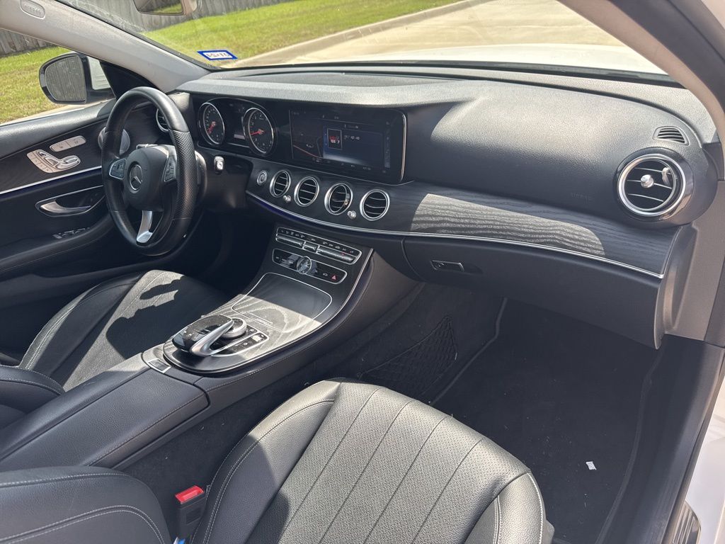 2018 Mercedes-Benz E-Class E 300 photo