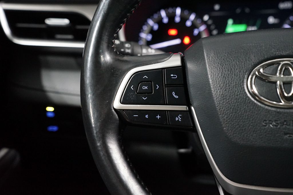 Thumbnail: 2022 Toyota Highlander - 14