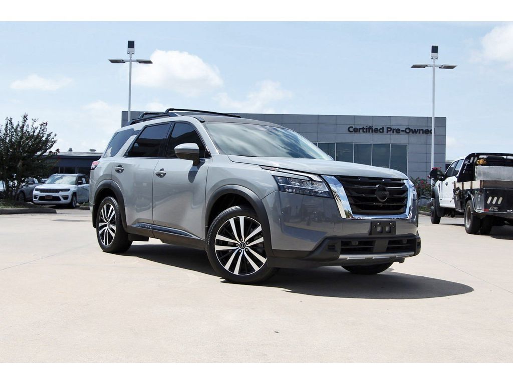 2024 Nissan Pathfinder Platinum Gray at North Houston Mitsubishi