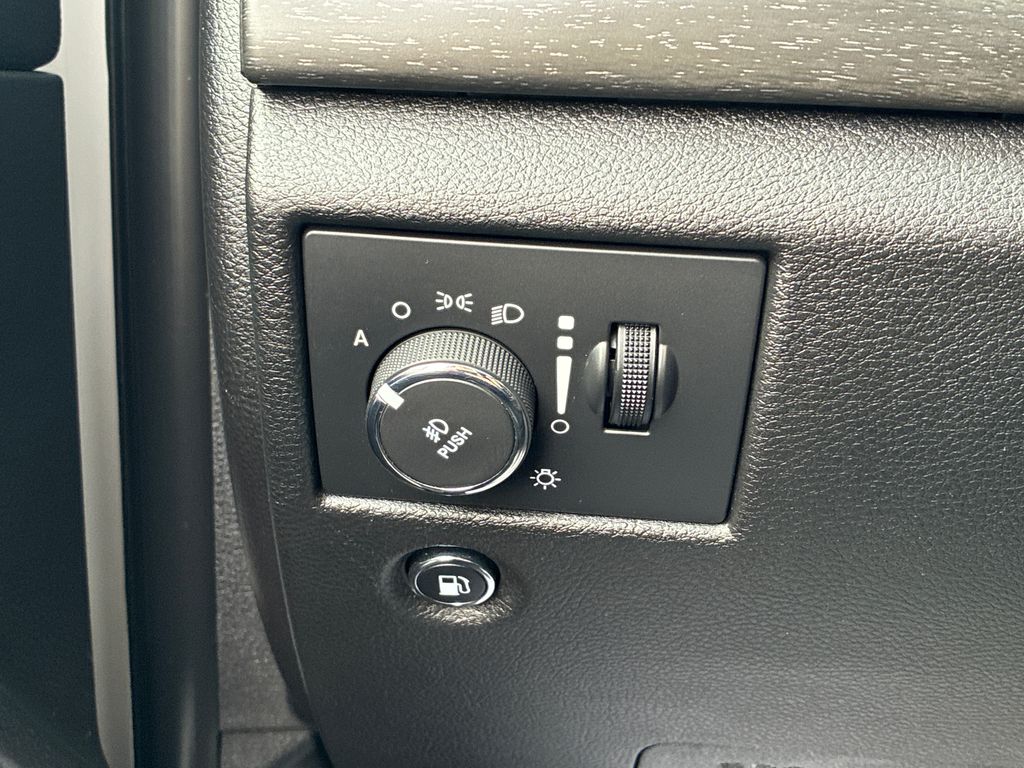 2015 Jeep Grand Cherokee Altitude White at Bob Ruth Ford