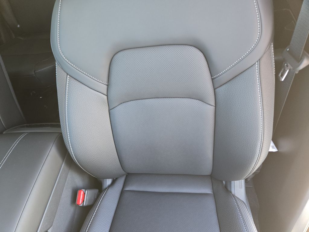 2026 Nissan Pathfinder SL - 9