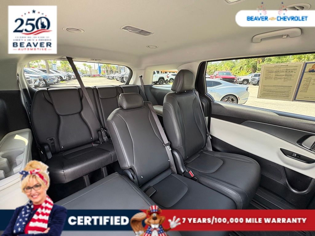 Used 2024 Kia Carnival Van