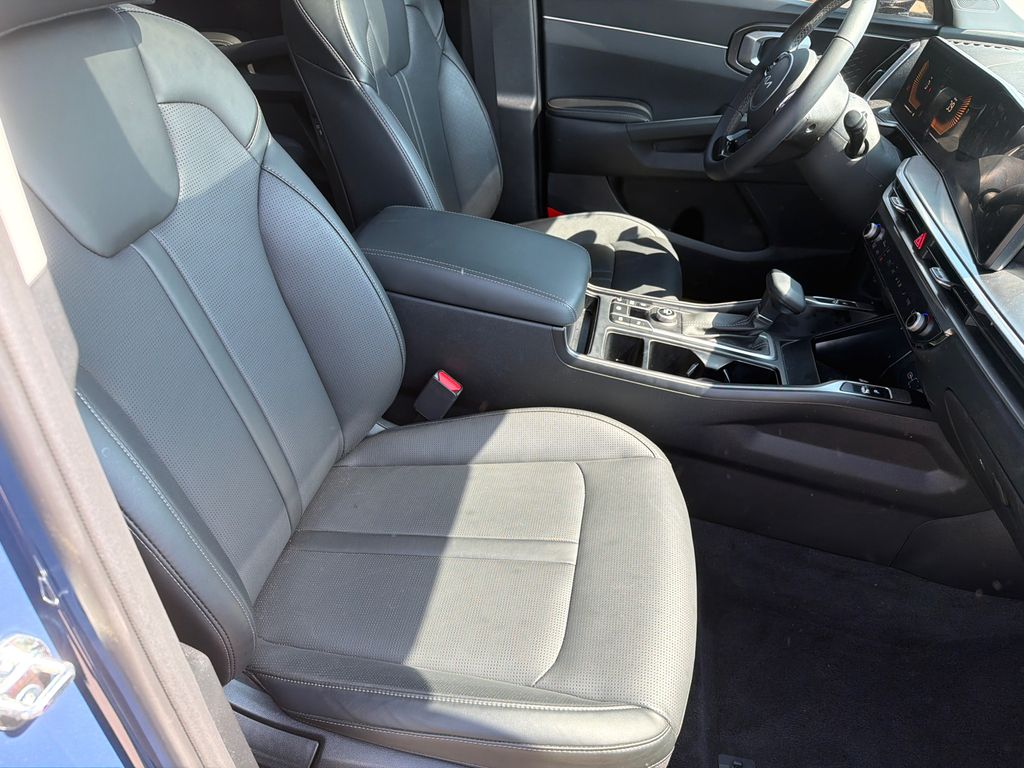 Used 2025 Black Kia S image 13